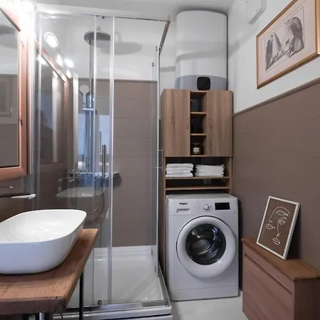 Queen Apartment